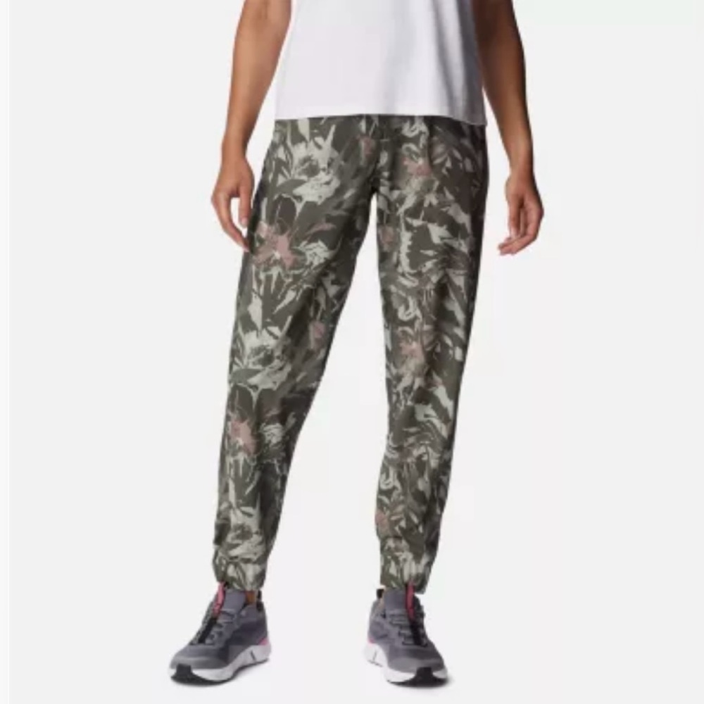 Columbia Women's Pleasant Creek Joggers
Size: XL Inseam: Regular